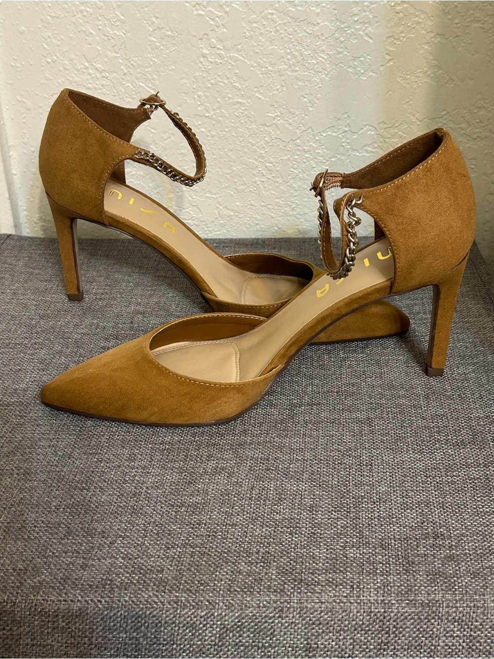 Women's Pointed Toe Ankle Strap Heels in Tan